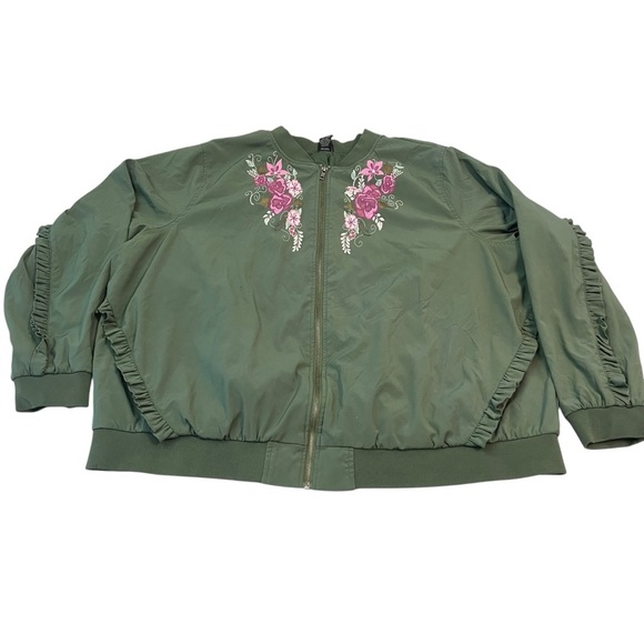 Torrid Disney Floral Ruffle Bomber Jacket Green Plus Size 4 Embroidered - Picture 1 of 9